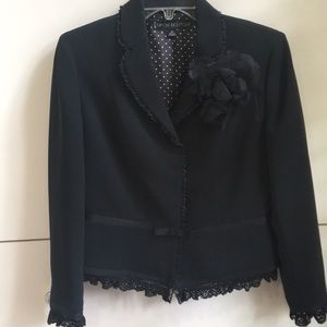 Nikon Boutique black crepe suit /skirt. Excellent